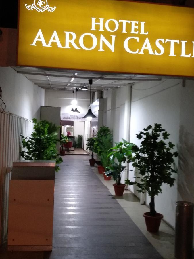 Hotel Aaron Castle Nueva Delhi Exterior foto